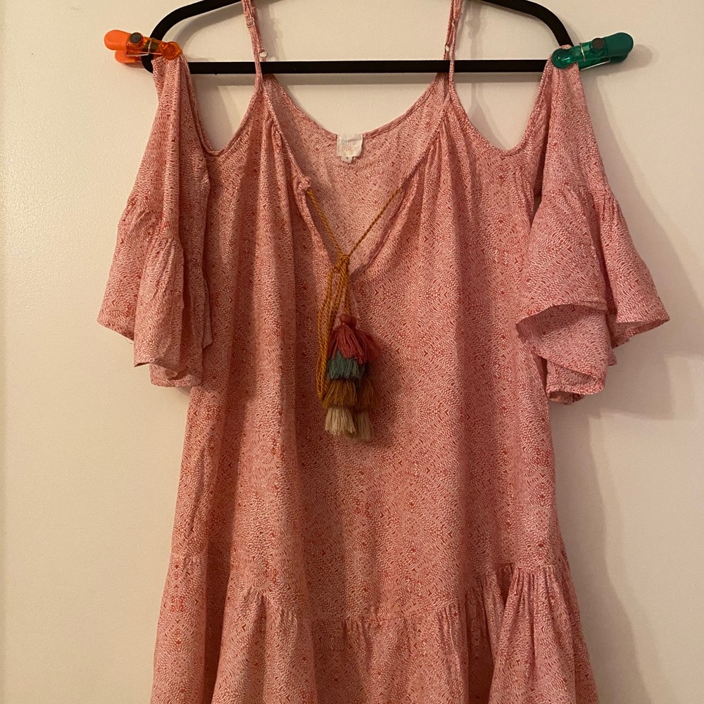 Super cute flowy dress